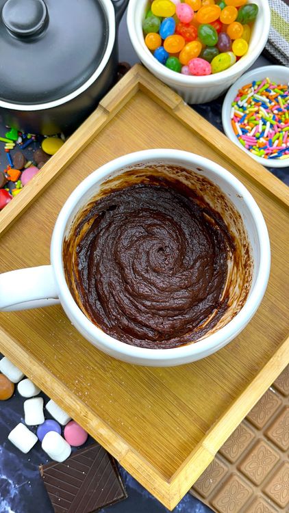 Step 1.1: Pour in milk and stir until the batter is smooth and lump-free