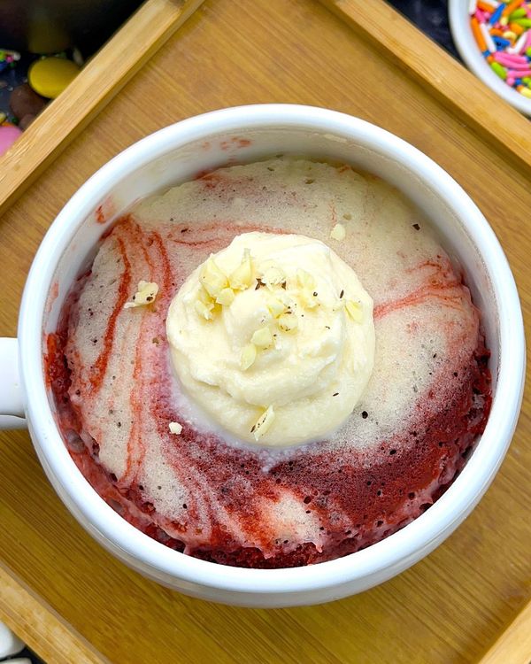 Red Velvet & Vanilla Swirl Mug Cake (Eggless) recipe