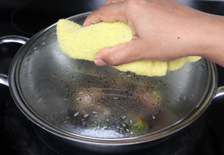 Step 2.2: Once browned, remove the brinjals and set aside