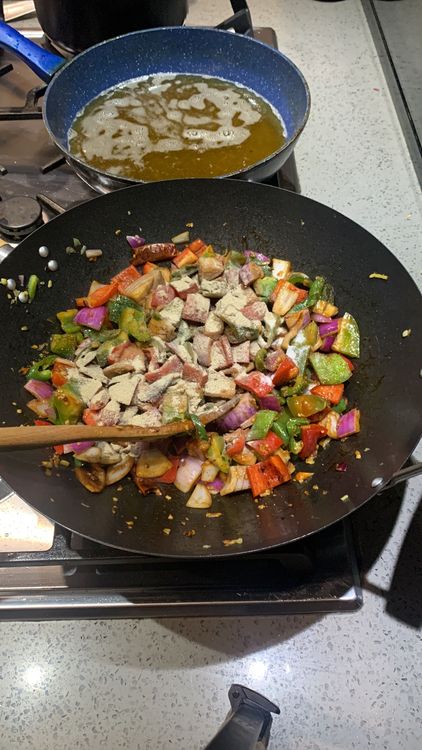 Step 3.2: Add tomato sauce, dark soy sauce, salt, white pepper, water, sambal sauce/green chilli sauce/red chilli sauce, and vinegar to the pan