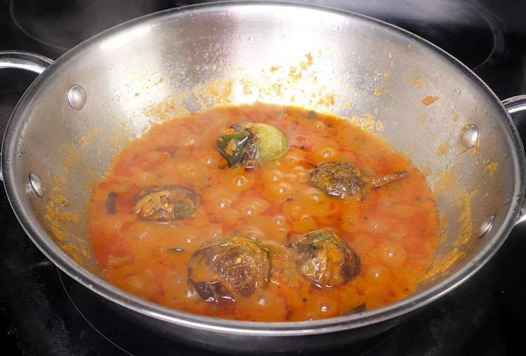 Step 2.2: Open the lid, add the chopped coriander leaves and [garam masala powder,](https://amzn