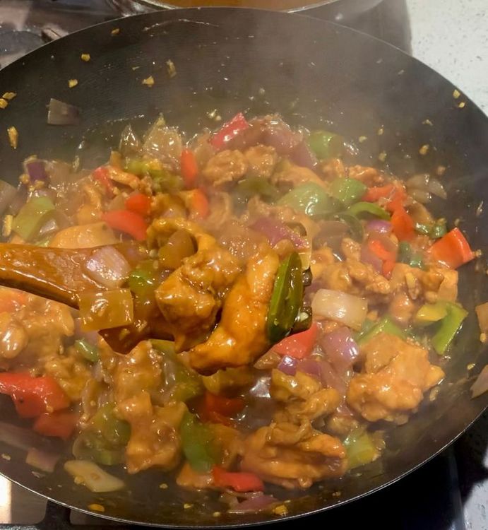 Step 3.1: Mix everything well to coat the chicken and vegetables with the sauce