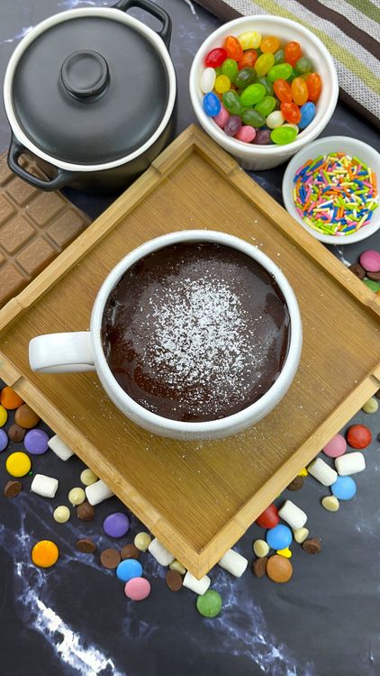 Step 2.2: Drizzle the glaze over the warm cake, or dust with powdered sugar for a rustic look