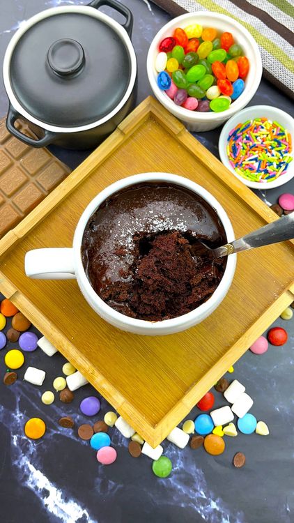 Step 2.4: Drizzle the glaze over the warm cake, or dust with powdered sugar for a rustic look