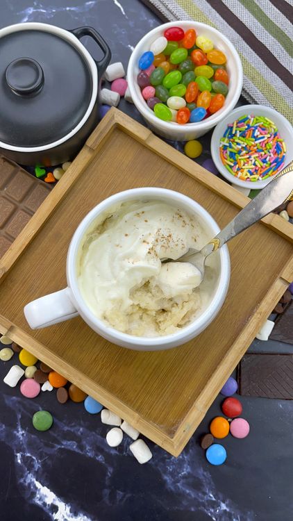 Step 1.2: Finish with whipped cream and a sprinkle of cinnamon powder