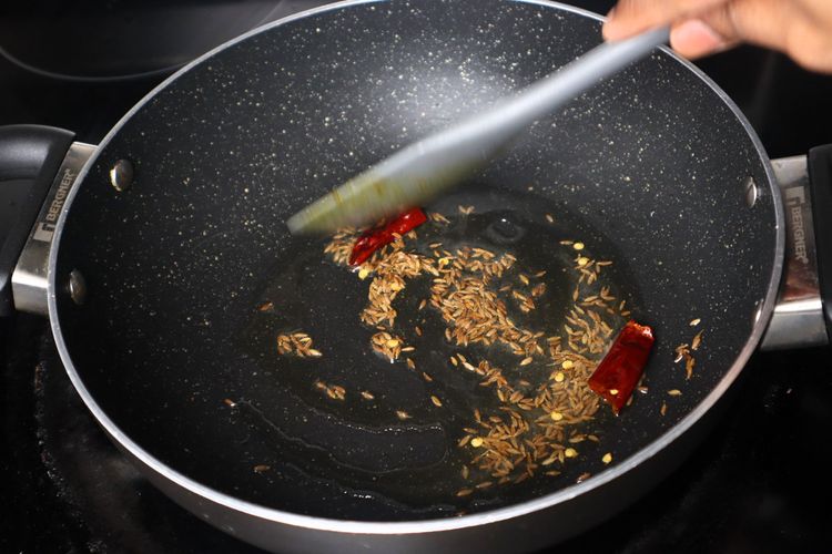 Step 2.5: In a kadai, add 2 tbsp oil on medium flame