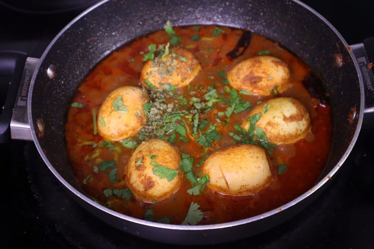 Step 2.5: Open the lid, adjust the salt, and add coriander leaves and [kasuri methi](https://amzn