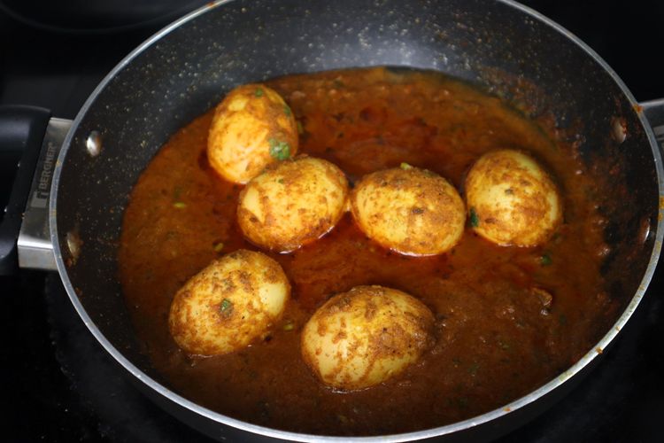 Step 2.7: Open the lid, adjust the salt, and add coriander leaves and [kasuri methi](https://amzn