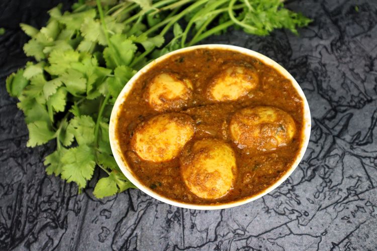 Step 3.2: Serve the Kolhapuri egg curry hot