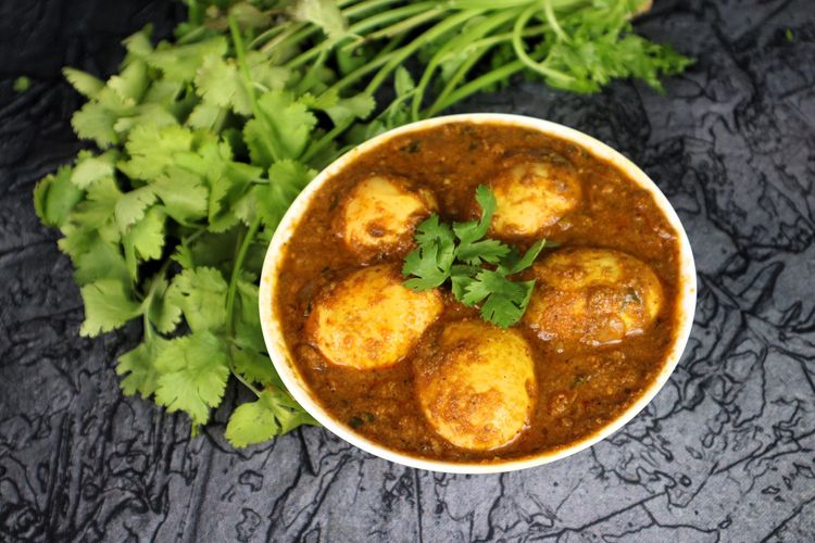 Step 3.3: Serve the Kolhapuri egg curry hot