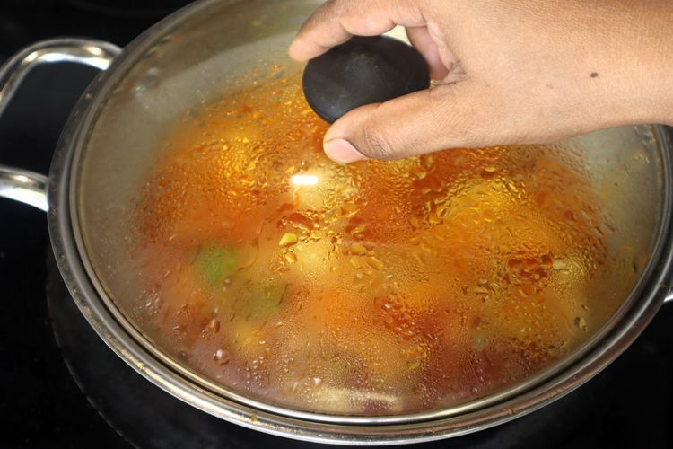 Step 4.3: Cover and cook on low heat for 10 minutes, allowing the flavors to meld