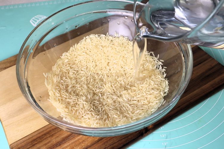 Step 1.3: Soak 2 cup of basmati rice in water for about 20 minutes