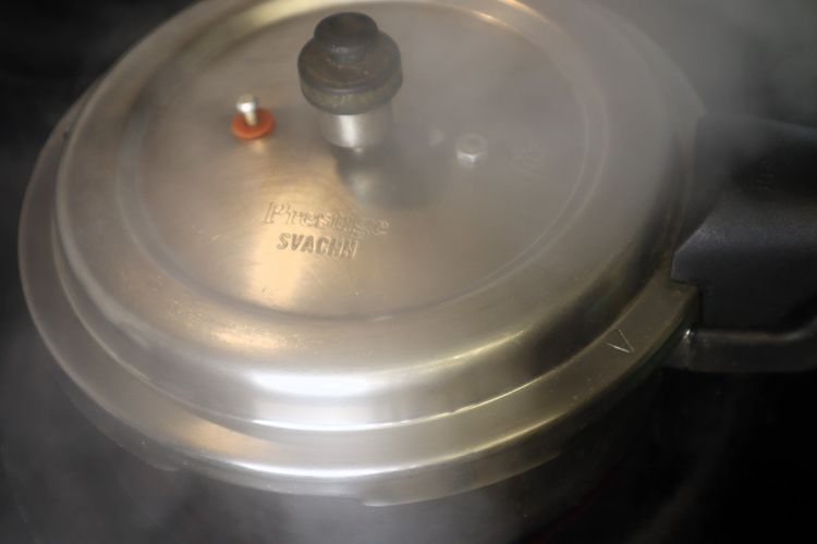 Step 6.2: Cover the[ cooker](https://amzn