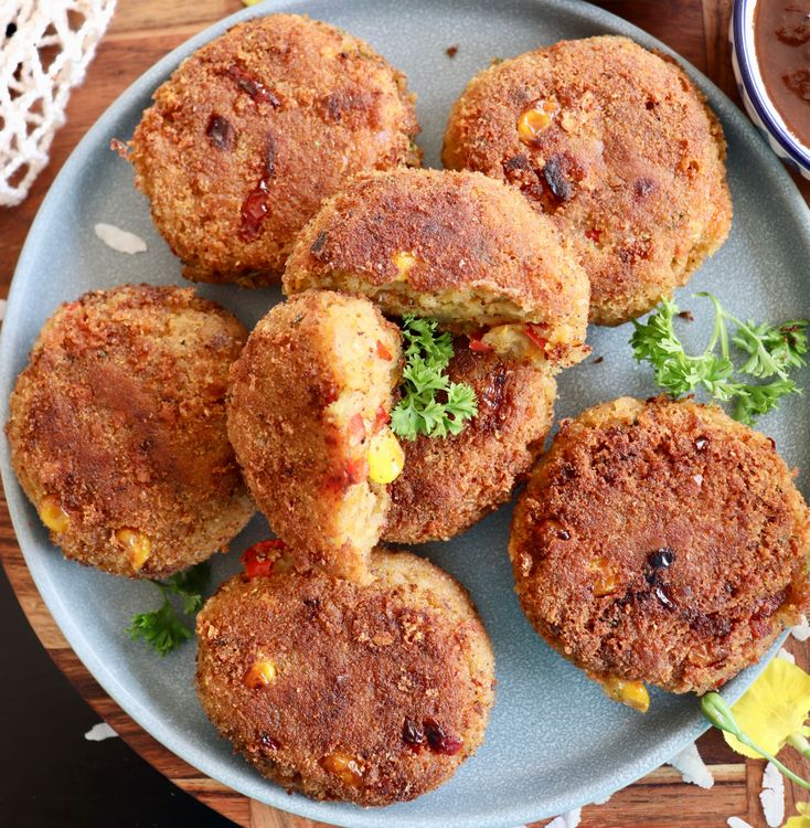 Step 3.1: Serve the vegetable poha cutlets hot, with your favourite dip or chutney