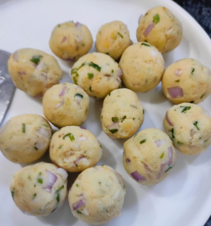 Step 1.1: Boil and mash the Potatoes now add grated ginger,green chillies,Salt, ( 1/2 tsp),gram flour, corn flour powder