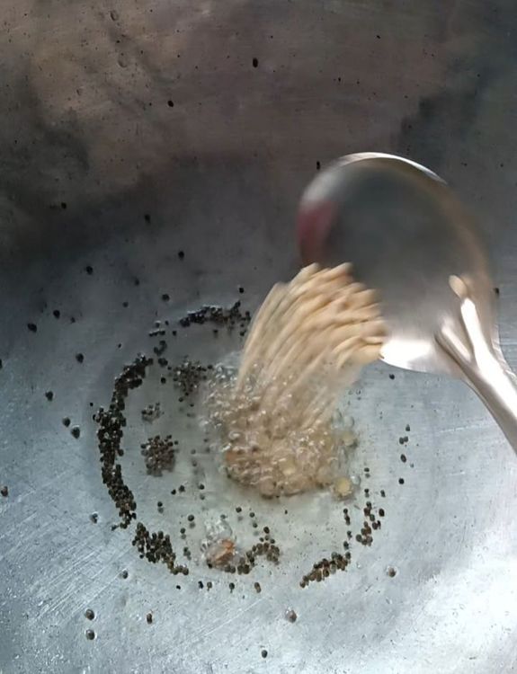 Step 1.1: Add urad dal and toor dal, and sauté until golden brown