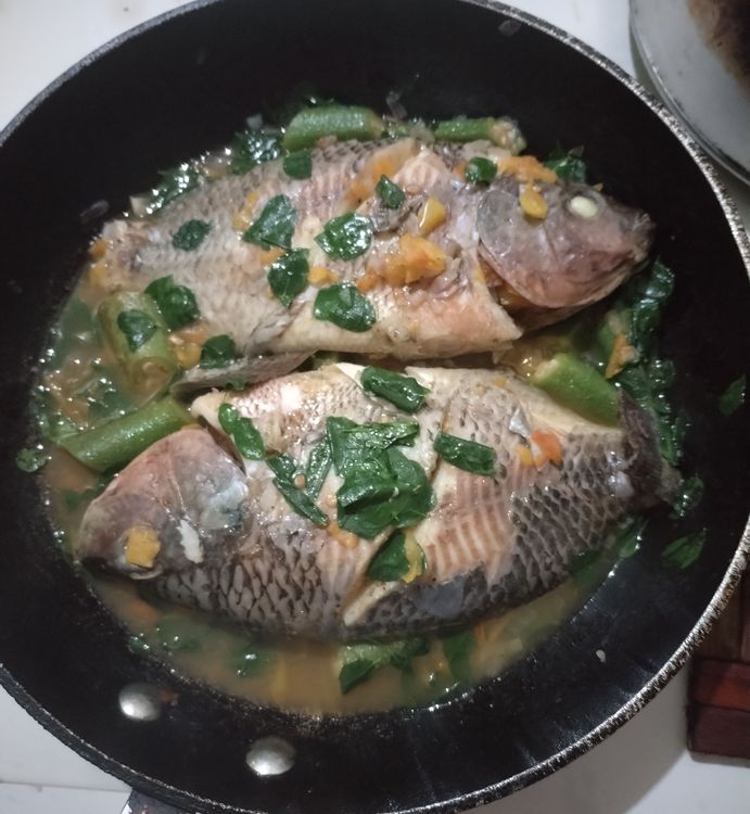Step 1.1: (optional) Add the moringa leaves when okra is cooked and soft or few minutes before turning off the fire