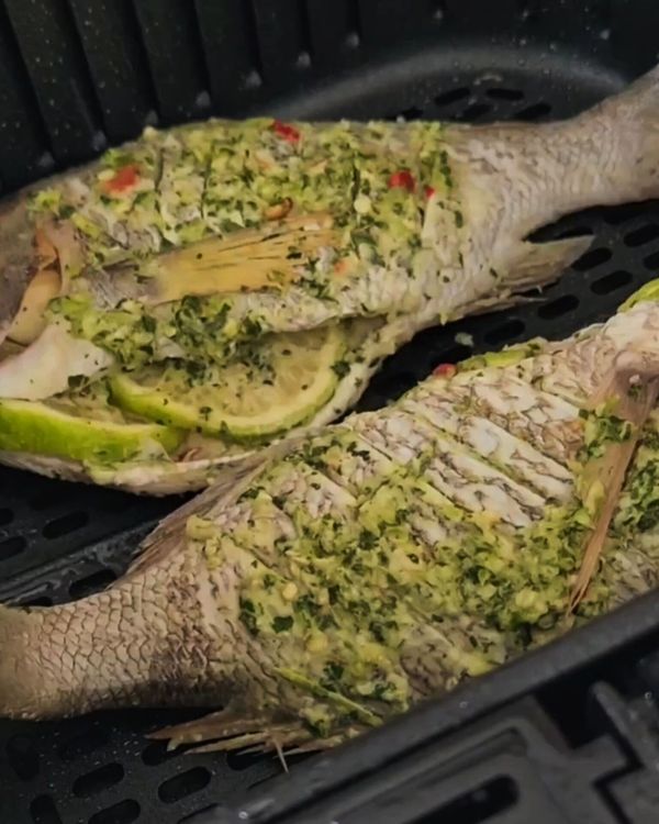 Step 2.1: Arrange the marinated snapper in the air fryer basket