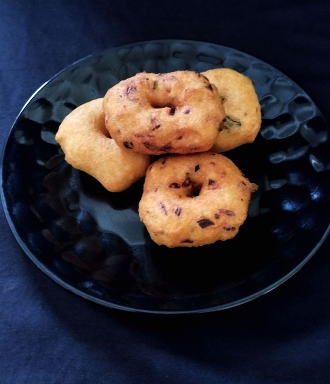 Urad Dal Vada / Medu Vada recipe