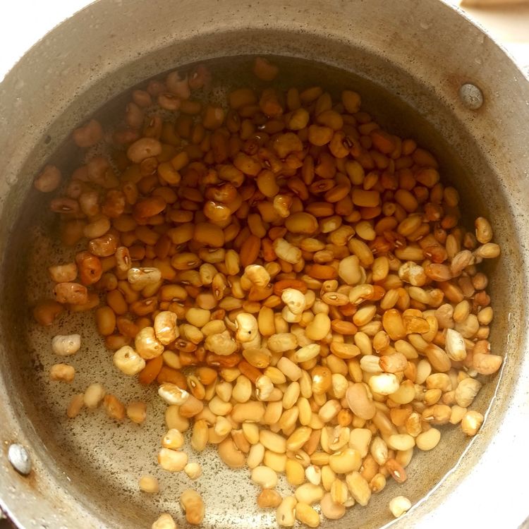 Step 1.1: Wash your beans properly, then put it in a clean pot of water