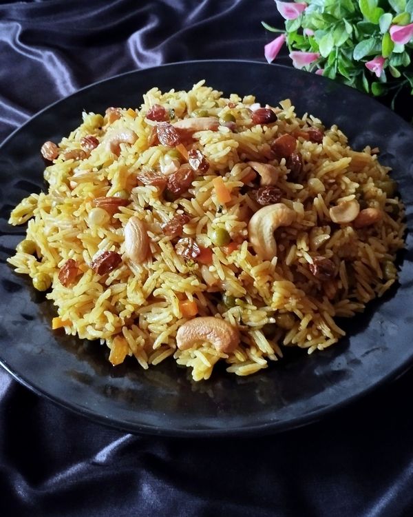 Easy Cooker Vegetable Pulao / Pulav / One Pot Meal recipe