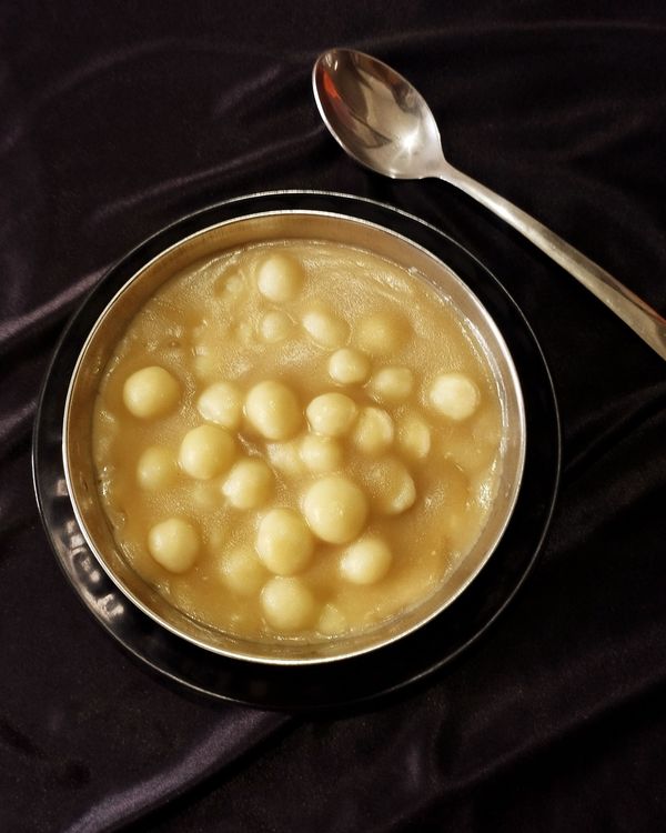 Chettinad Paal Kozhukattai / Sweet Rice Dumplings in Coconut Milk recipe