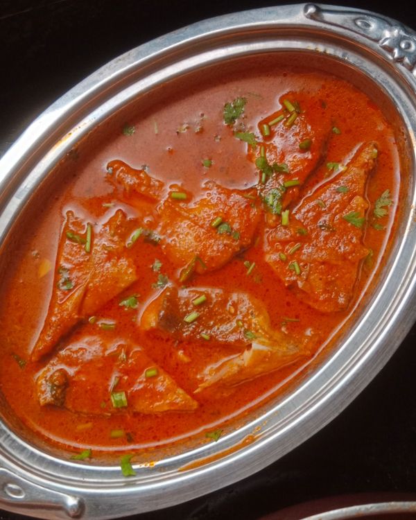 Manglorean-Style Black Pomfret Curry | Halwa Curry  recipe