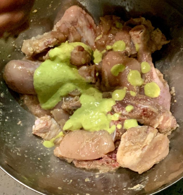 Step 1.1: Add 5-6 tbsp of yogurt-green paste mixture to the marinated chicken, reserving the leftover mixture for later use)