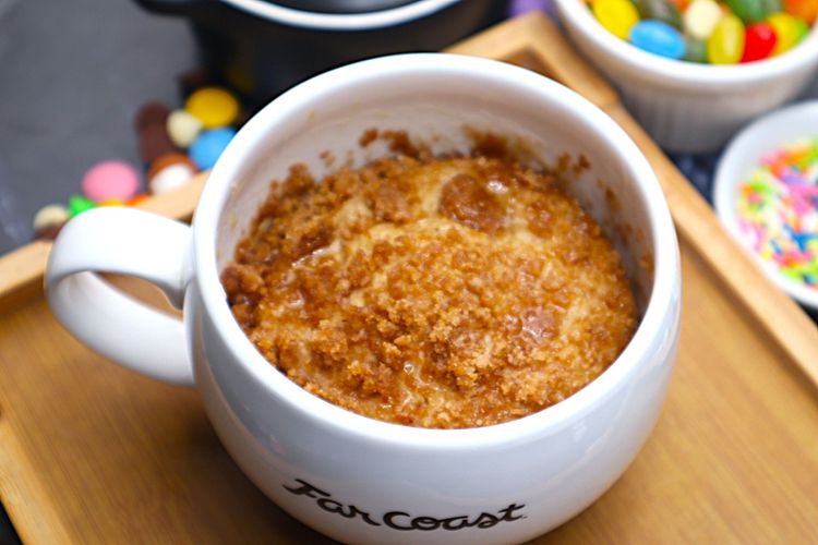 Step 6.1: Let it cool for 1 minute to allow the crumble to crisp slightly