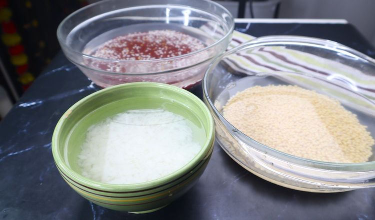 Step 2.1: Drain water from soaked urad dal and poha