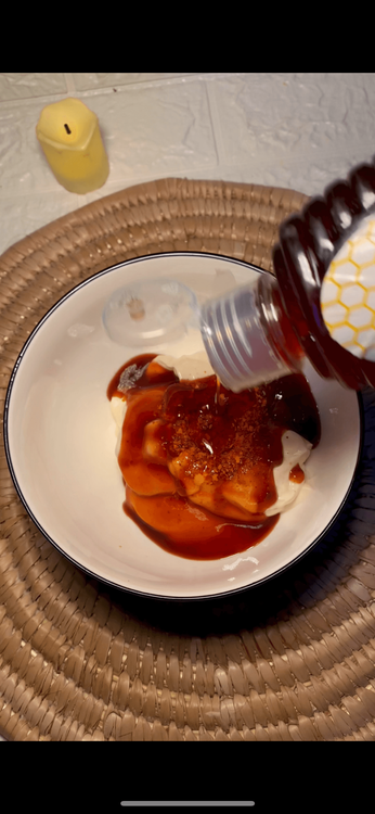 Step 1.1: Mix mayonnaise, ketchup, red chilli pepper, chilli sauce and honey in a bowl