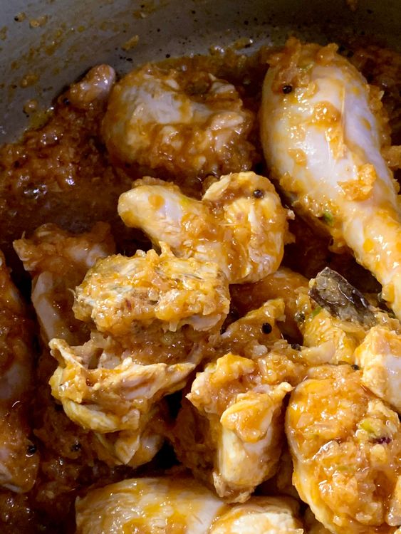 Step 1.2: Add the chicken pieces and cook for 4-5 minutes or until the chicken pieces have lightened in colour