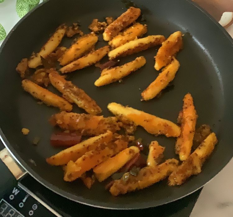 Step 1.1: Stir fry the farras for additional 4-5 minutes, allowing them to develop a slight golden colour on the outside