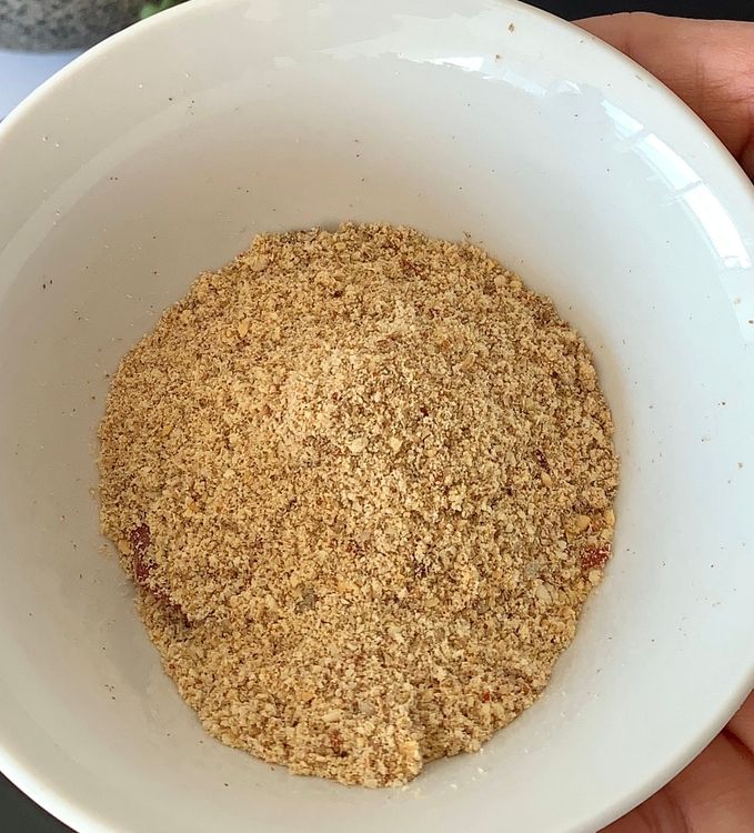 Step 1.3: Dry roast channa dal, coriander seeds, sesame seeds and dry red chillies in a pan over medium heat until aroma arises
