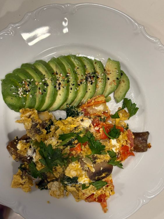 Turmeric Veggie Omelette with Lemon Avocado  recipe