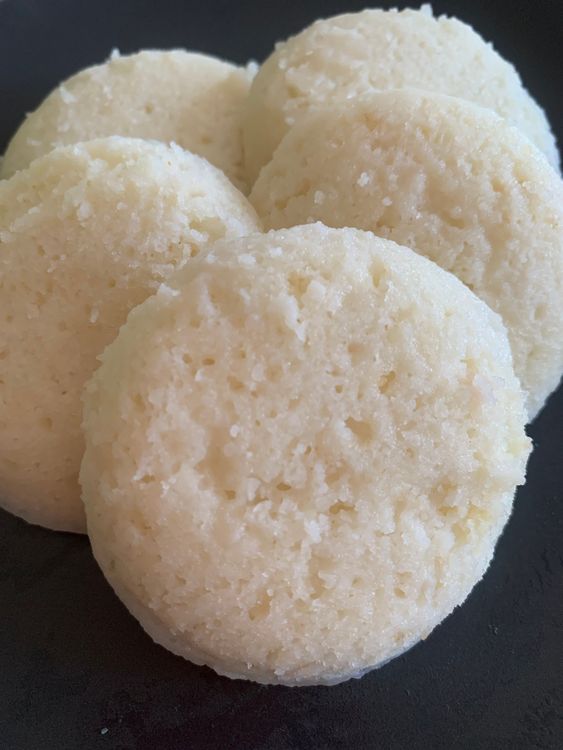 Step 1.1: Arrange the idlis on a platter and serve them with coconut chutney or sambar