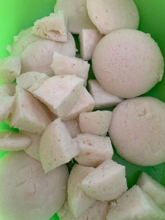 Step 1.1: Cut the leftover idlis into quarters and set them aside