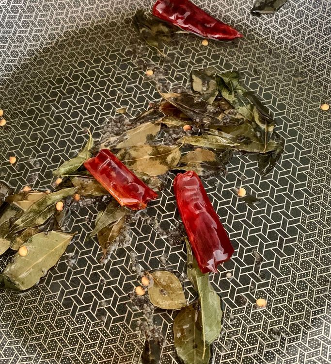 Step 1.1: Add mustard seeds, dry red chillies and curry leaves to the hot oil
