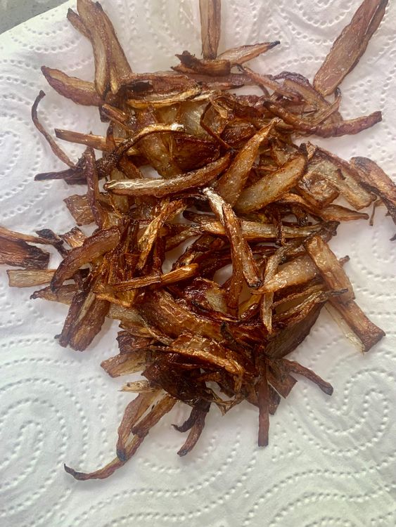 Step 2.1: Remove the fried onions from the oil, drain, and set aside
