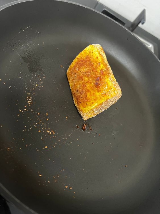 Step 1.2: Put in the frying pan and cook till it becomes crispy from all sides
