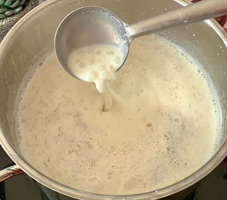 Step 1.2: Add the soaked sabudana to the simmering milk, mix well and cook for 5-7 minutes over medium heat, stirring occasionally