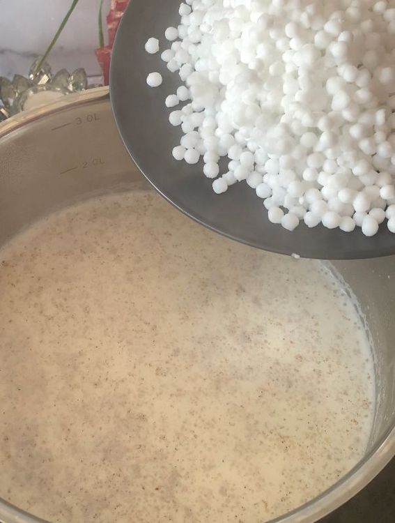 Step 1.1: Add the soaked sabudana to the simmering milk, mix well and cook for 5-7 minutes over medium heat, stirring occasionally