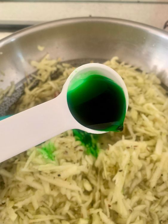 Step 2.1: Add apple cider vinegar, salt, and the green food colouring dissolved in 1 tbsp of water