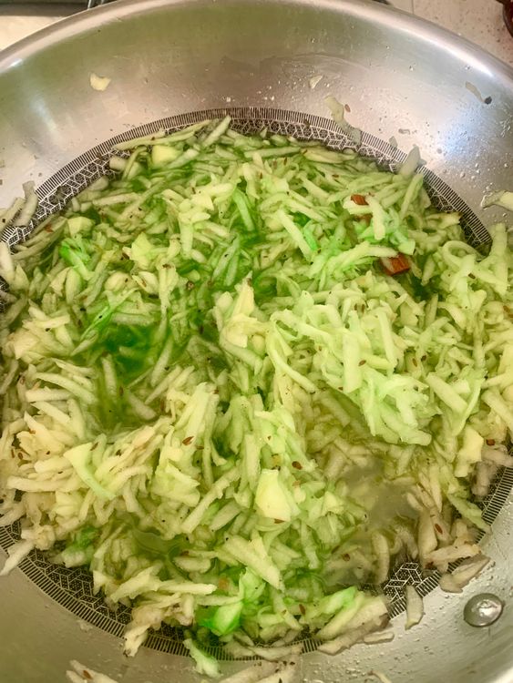 Step 2.2: Add apple cider vinegar, salt, and the green food colouring dissolved in 1 tbsp of water