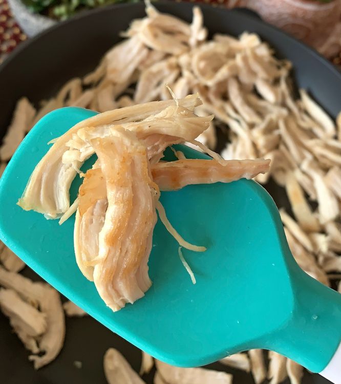 Step 1.2: Add the boiled and shredded chicken and saute for 3-4 minutes
