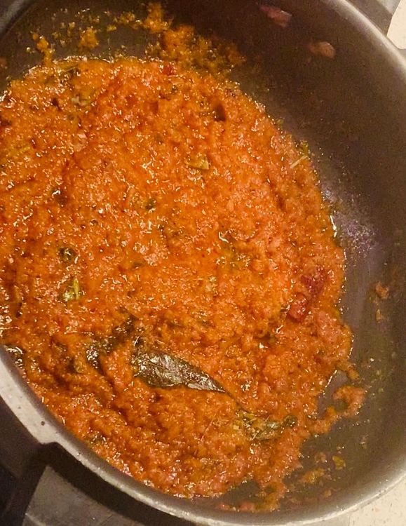 Step 2.3: Add kashmiri red chilli powder, the prepared spice powder, and dried curry leaves