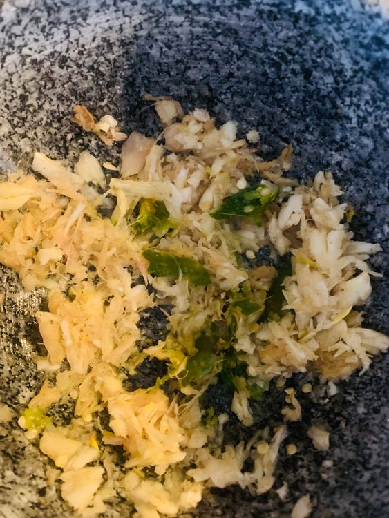 Step 2.1: Grind ginger, garlic, and green chillies into a coarse paste