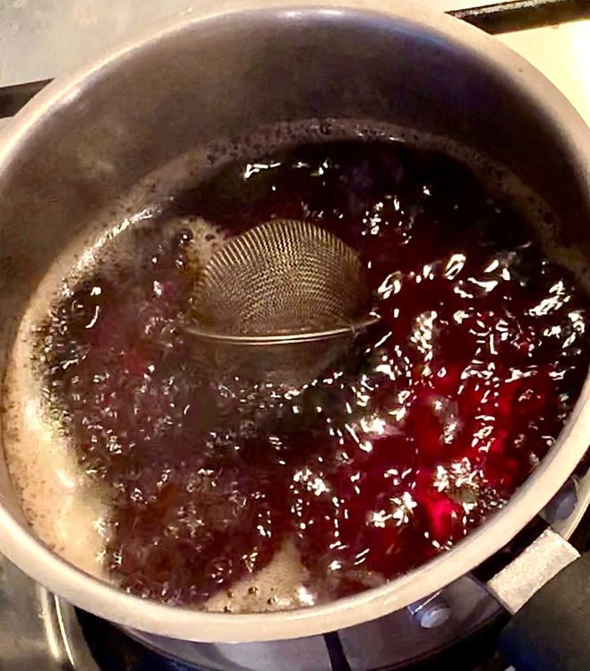 Step 1.1: To make tea water, place tea leaves or tea bag in a pan with 1 cup of water and boil for 3-4 minutes, strain and set aside