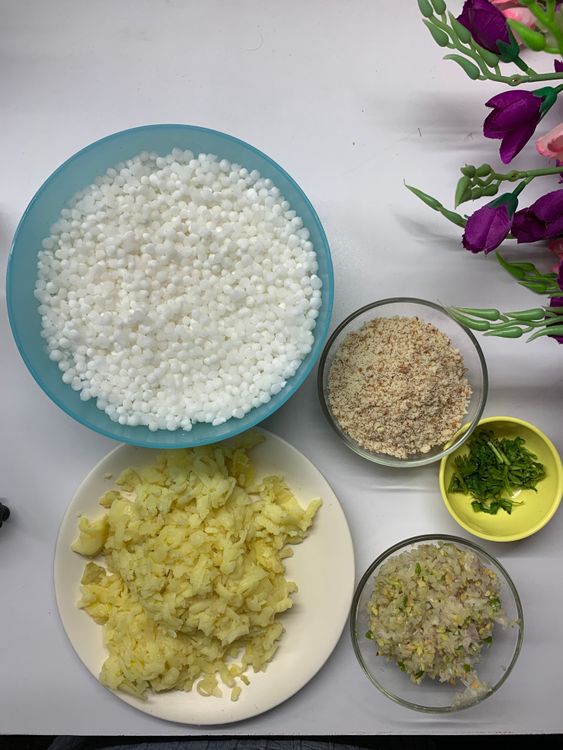 Step 1.1: Soak the sabudana in enough water to cover it completely for 3-4 hours or overnight until it becomes soft and fluffy