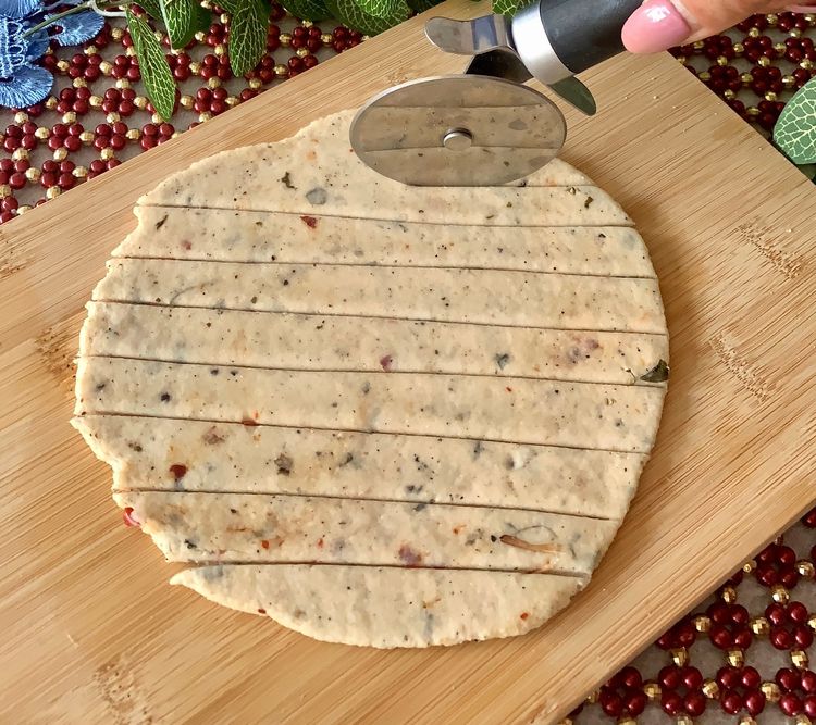 Step 1.1: Use a pizza cutter or a knife to draw lines 1 inch apart from each other, and cut them into your preferred shapes (squares, diamonds, or strips)